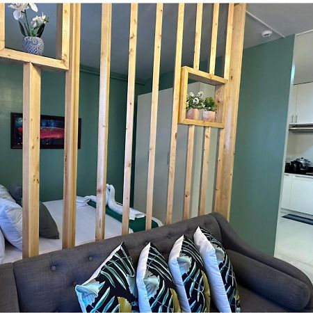 Palawan Staycation With A Balcony, Free Pool, Underground River, Honda Bay, With Car Rental - B2 6Diamond Puerto Princesa Exterior photo